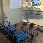 A 2 Pas De La *